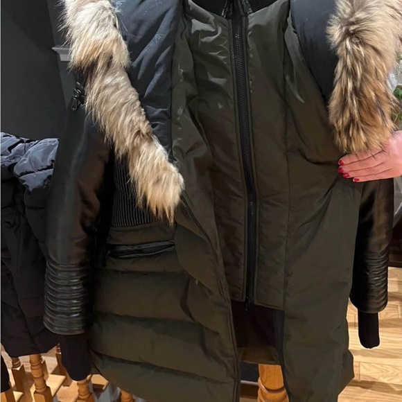 ARCTIC NORTH JACKET with real fur , in great condition, very warm for the winter - Picture 2 of 6